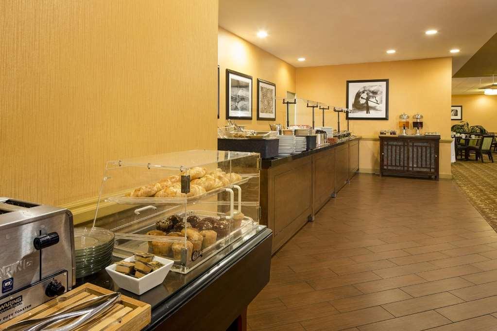 Doubletree By Hilton Hotel Raleigh - Brownstone - University Restaurant photo