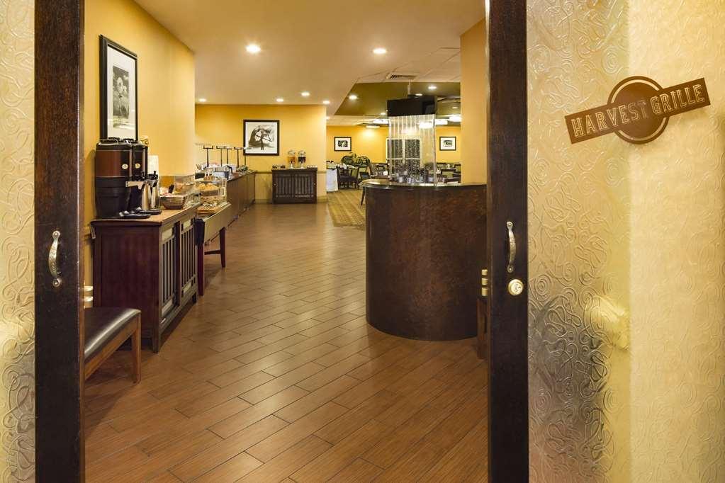 Doubletree By Hilton Hotel Raleigh - Brownstone - University Restaurant photo