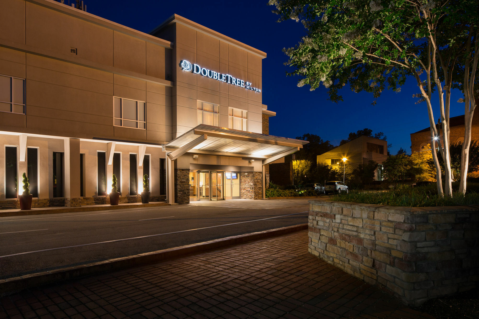 Doubletree By Hilton Hotel Raleigh - Brownstone - University Exterior photo